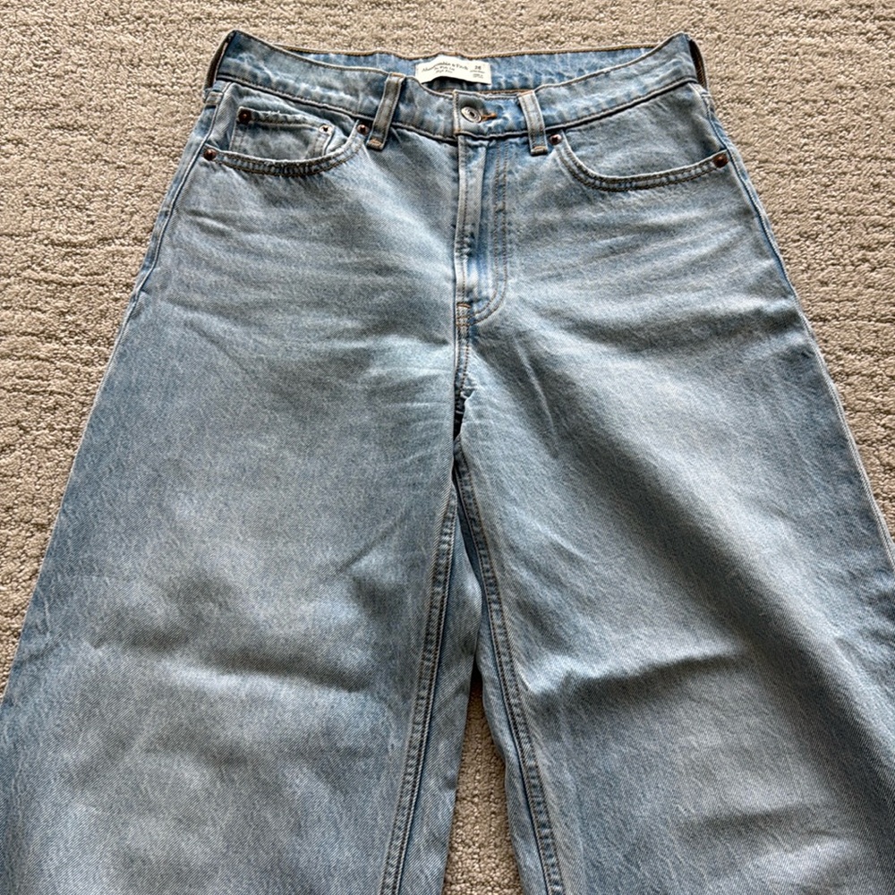 Abercrombie and fitch jeans, size 26, extra short wide leg high rise